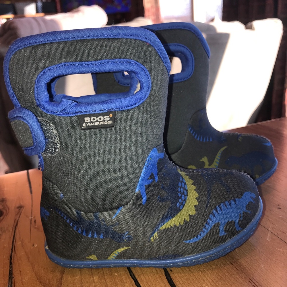 Baby bogs Dino print size 6